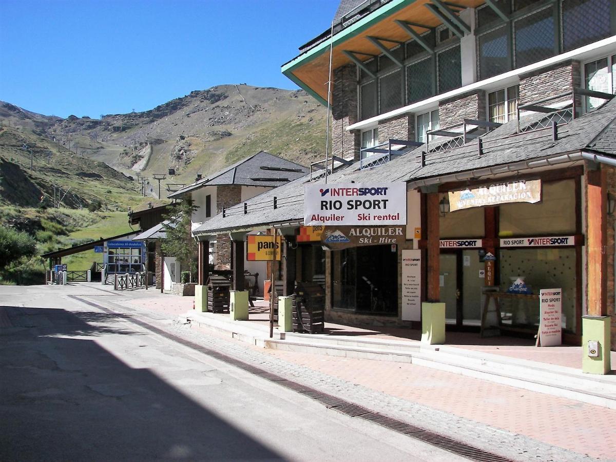 Todosierranevada Zona Baja -Plaza Principal-Junto A Los Telecabinas Sierra Nevada Esterno foto