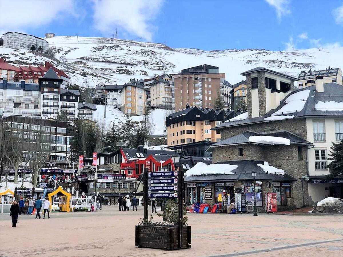 Todosierranevada Zona Baja -Plaza Principal-Junto A Los Telecabinas Sierra Nevada Esterno foto