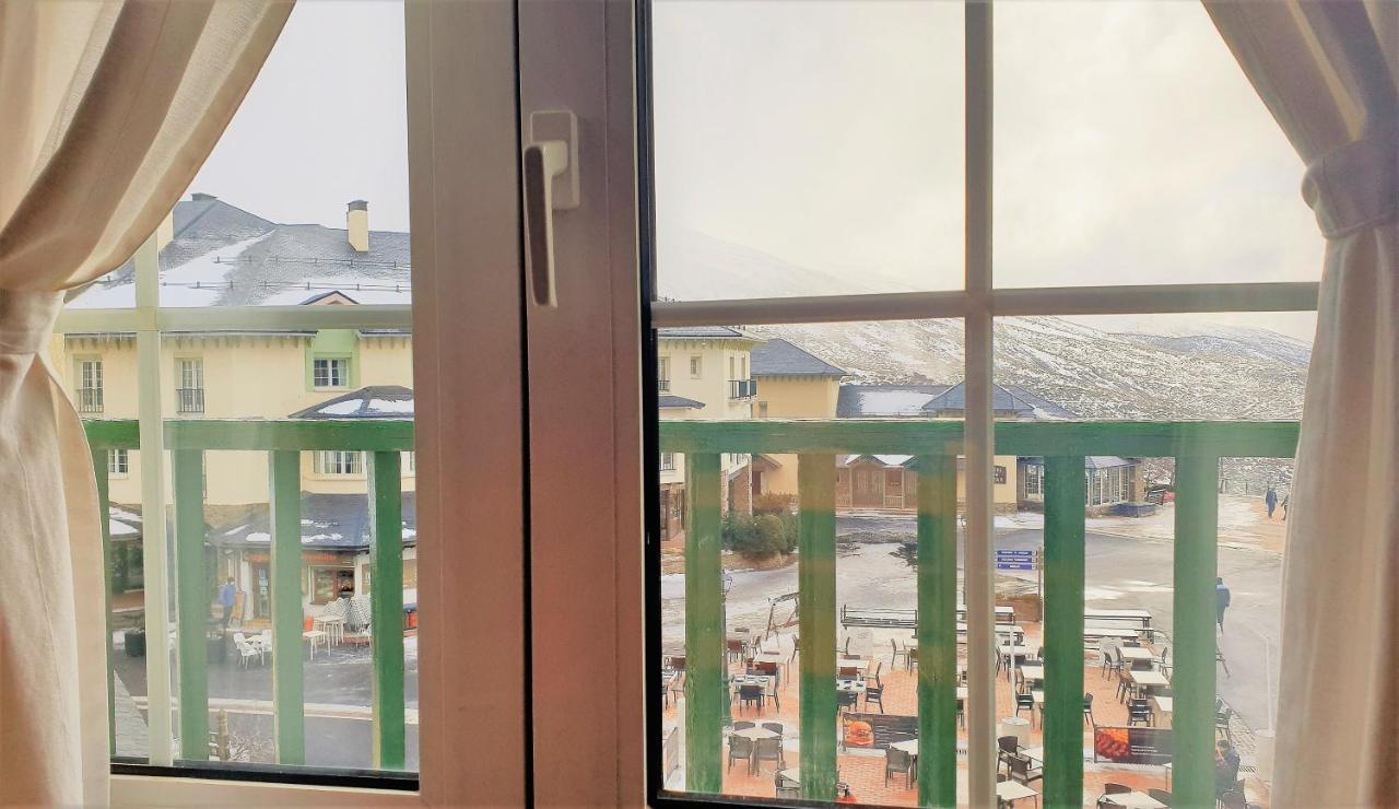 Todosierranevada Zona Baja -Plaza Principal-Junto A Los Telecabinas Sierra Nevada Esterno foto