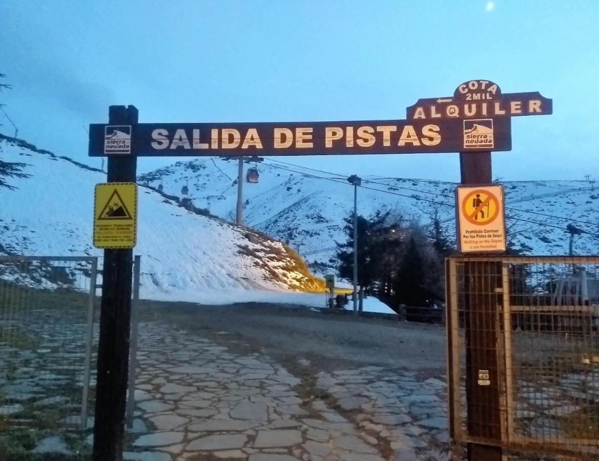 Todosierranevada Zona Baja -Plaza Principal-Junto A Los Telecabinas Sierra Nevada Esterno foto