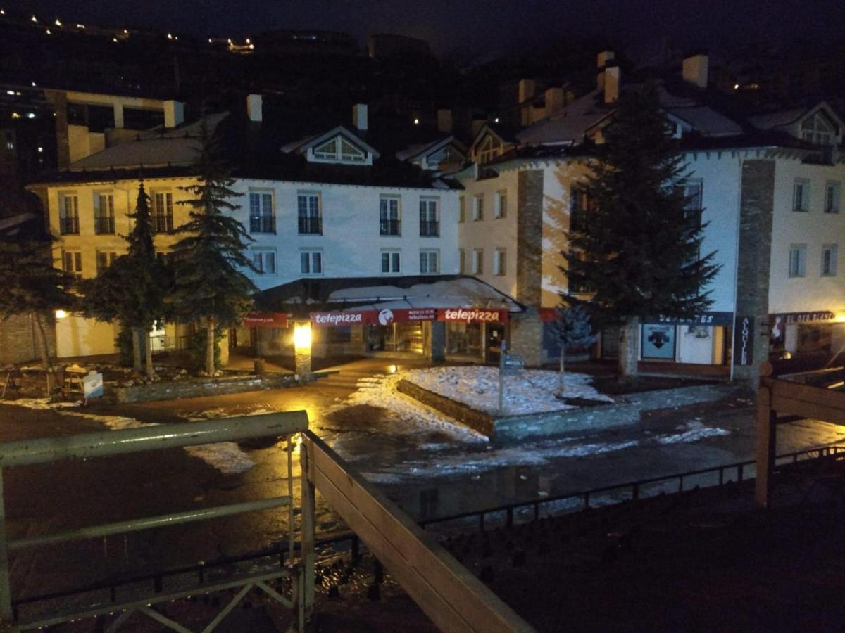 Todosierranevada Zona Baja -Plaza Principal-Junto A Los Telecabinas Sierra Nevada Esterno foto